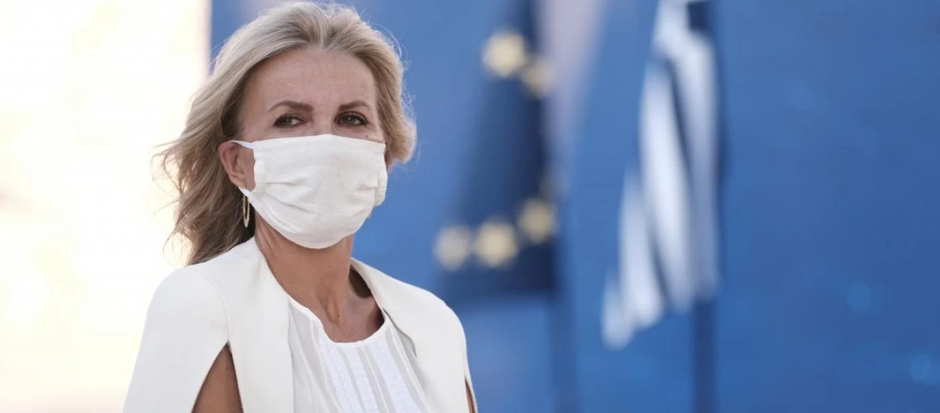 Αμηχανία στη ΝΔ μετά τη νέα γκάφα του Μαξίμου & το ταξίδι της Μ.Μητσοτάκη στην Καλαμάτα για συνάντηση με τον οίκο Dior